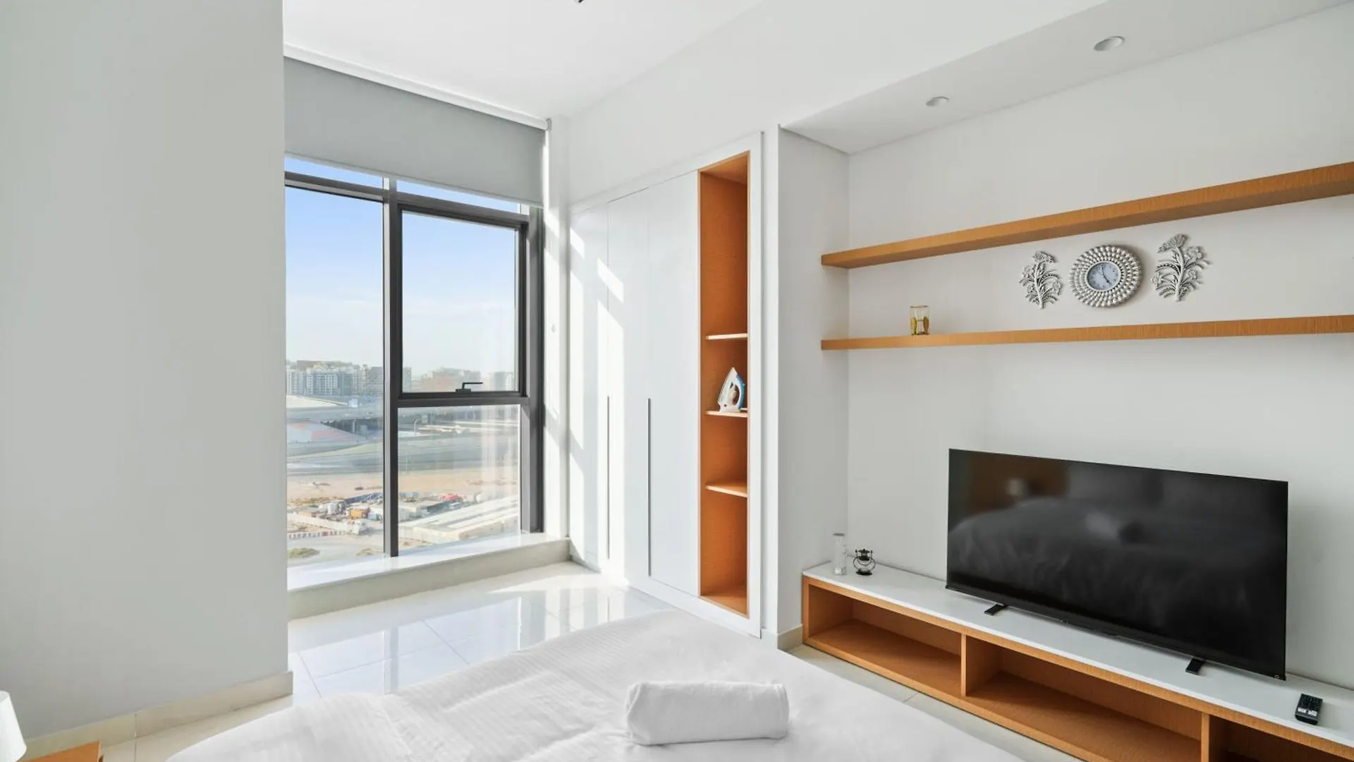 Cozy Studio With Modern Amenities In Dubailand United Arab Emirates